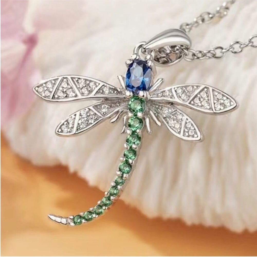 Women’s Cubic Zircon Dragonfly Necklace Sliver Plated Green Blue Dragonfly